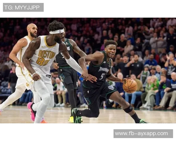 爱德华兹复出表现惊艳末节连中高难三分狂砍55分险些逆转比赛